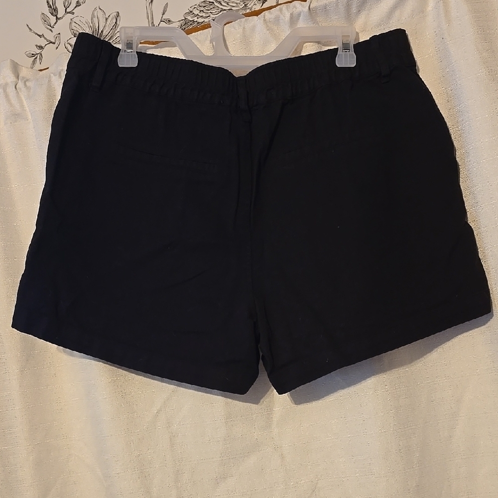 Women's Black Shorts Pleated Business Casual Office Boho Size L NWT - Picture 5 of 7